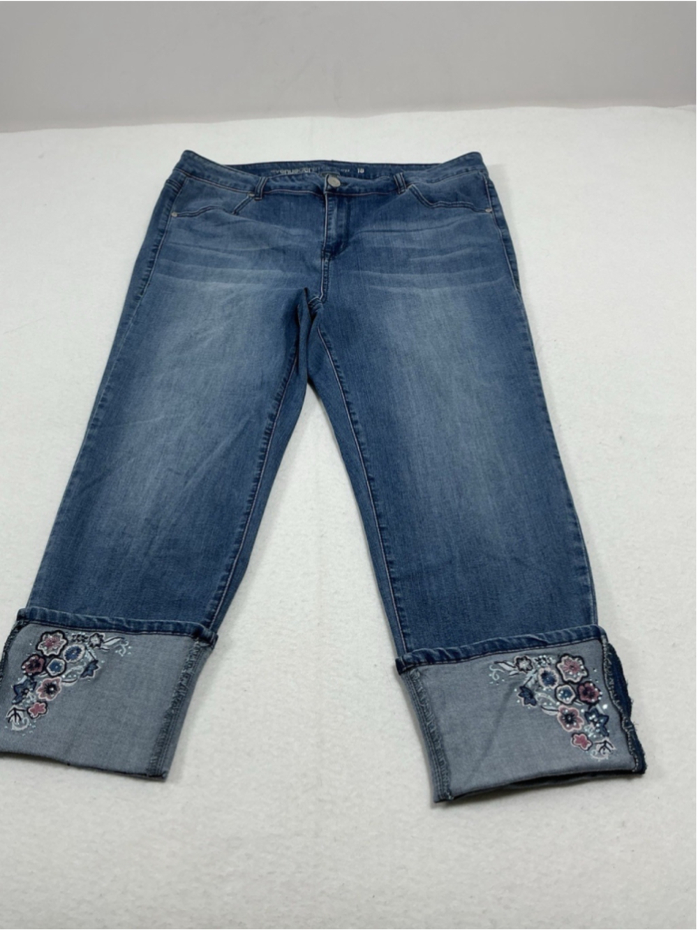Woman’s Excellent Condition Avenue Blue Denim Jeans 18 Embroidered - Picture 3 of 8